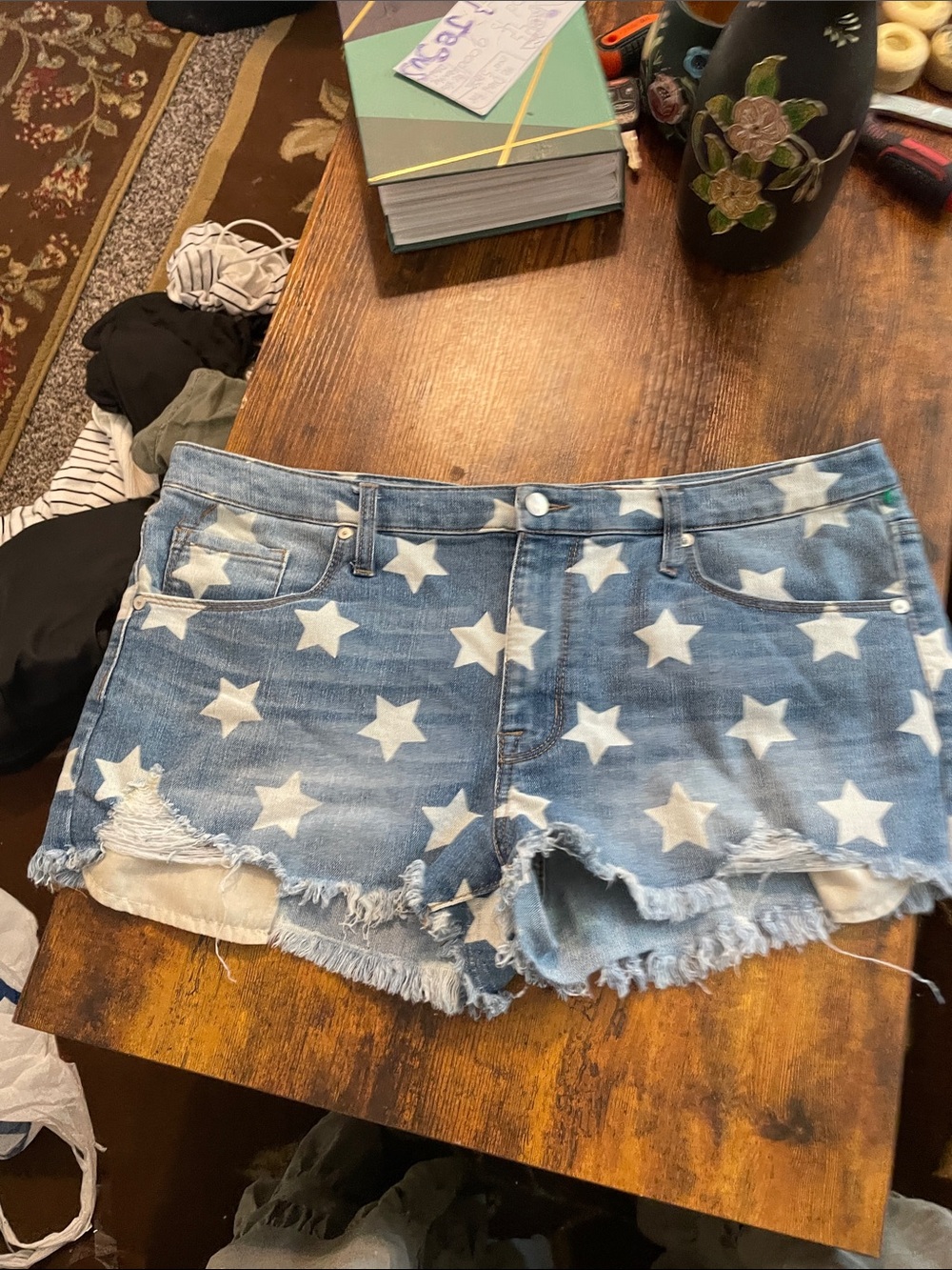 Star-Print Distressed Denim Shorts - Blue